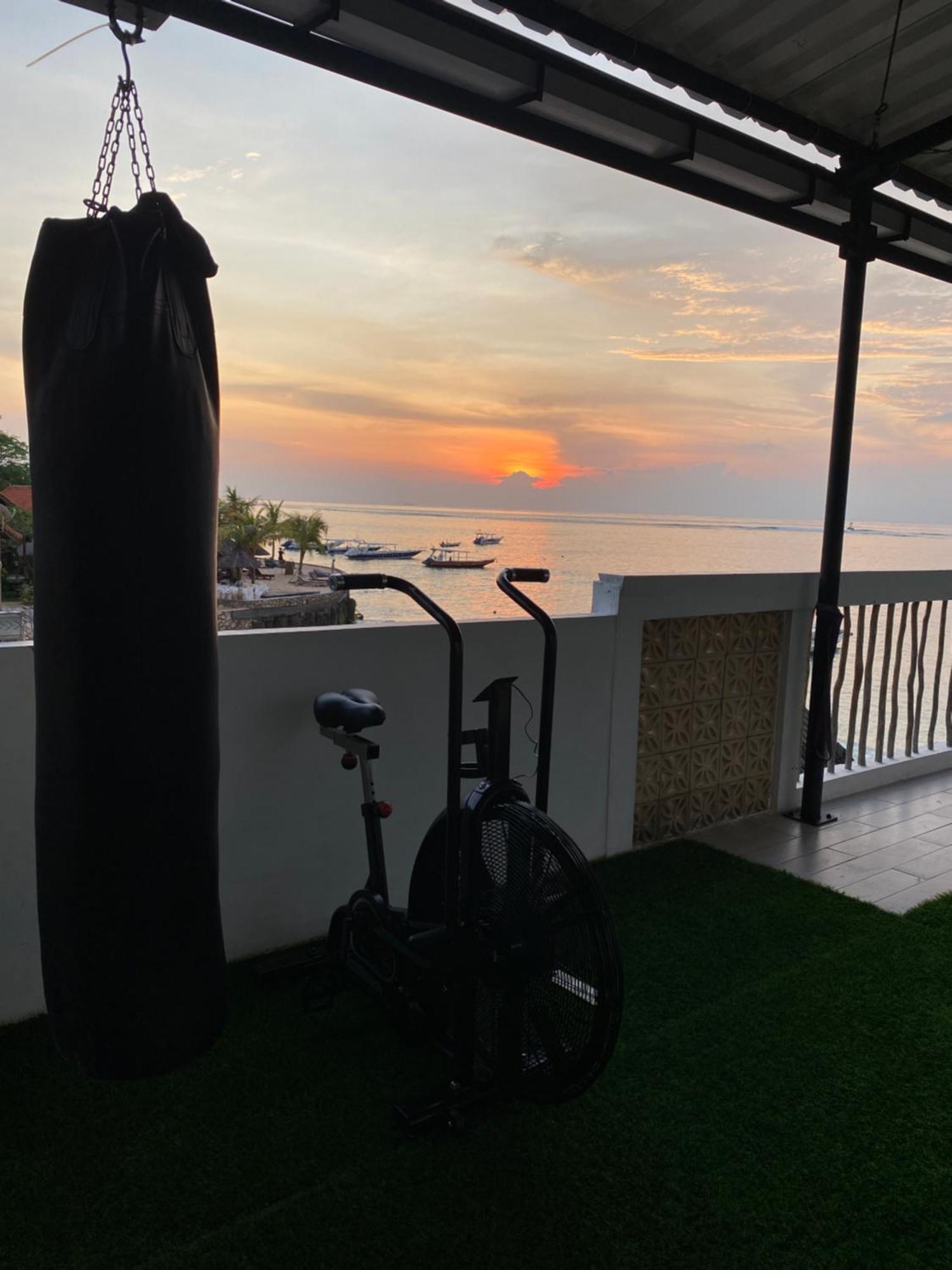 3 Monkeys Lembongan Studio Apartments Gym Recovery Centre المظهر الخارجي الصورة