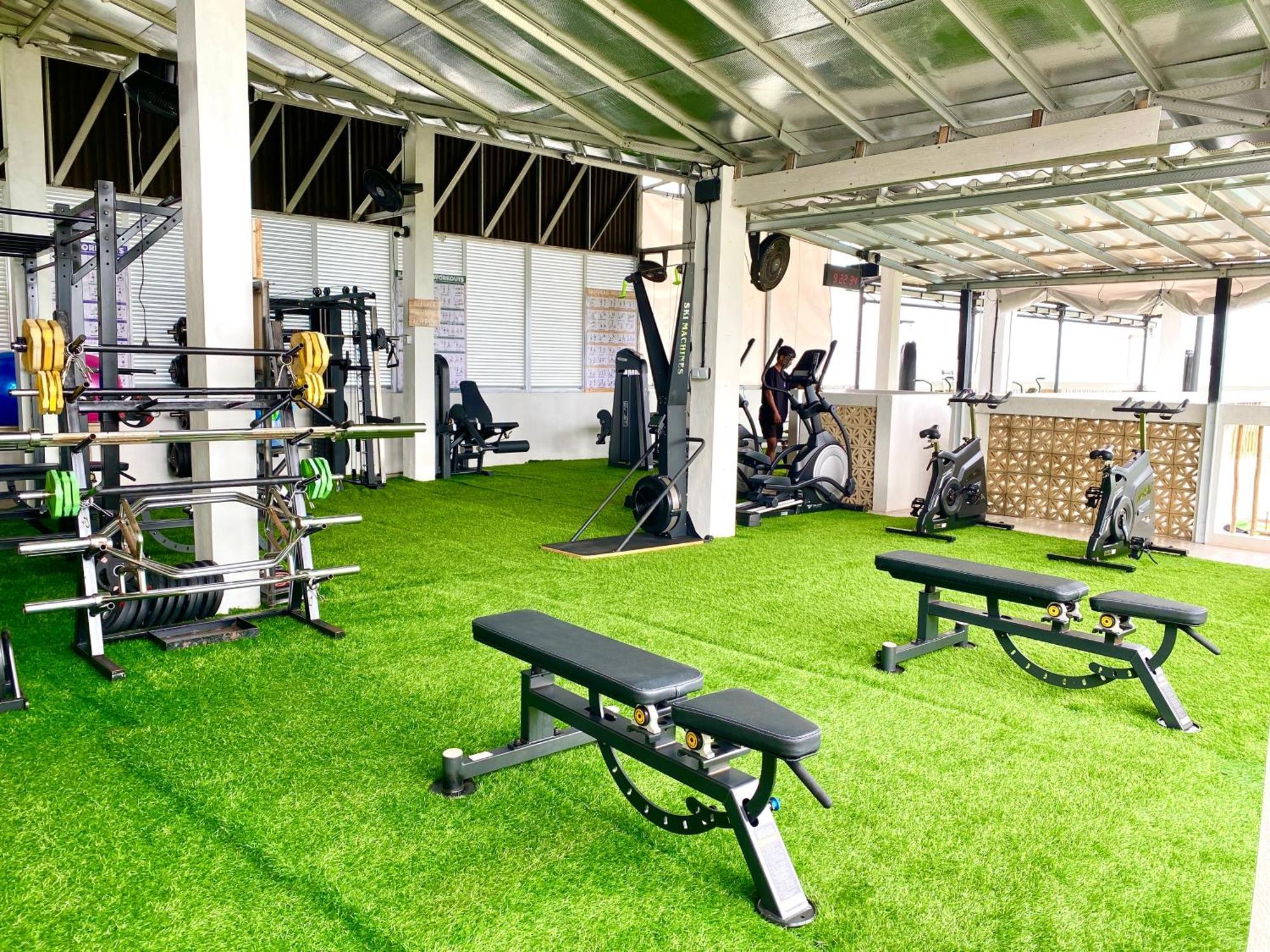 3 Monkeys Lembongan Studio Apartments Gym Recovery Centre المظهر الخارجي الصورة